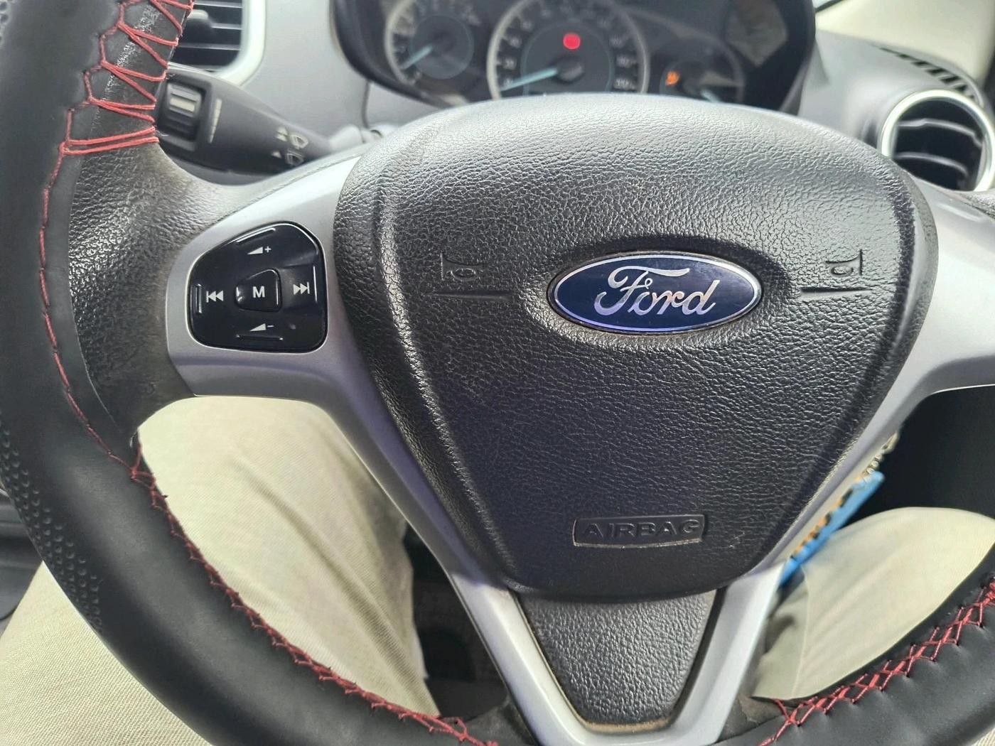 2015 Ford New Figo TREND 1.2 PETROL, Petrol, Manual, 1,37,990 km, interior