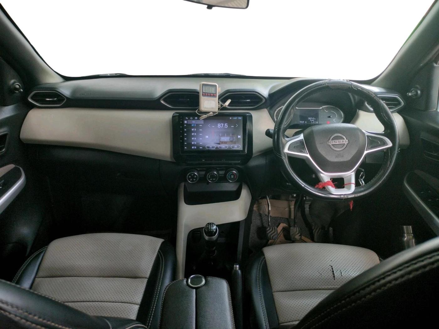 2022 Nissan MAGNITE XE, CNG, Manual, 38,245 km, interior