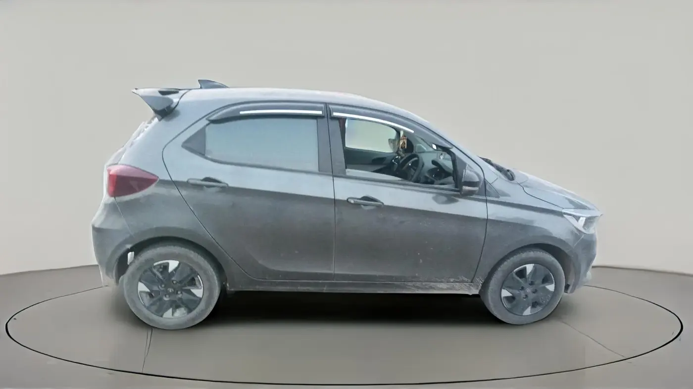 2025 Tata Tiago XTA CNG , CNG, Automatic, 20,070 km, exterior