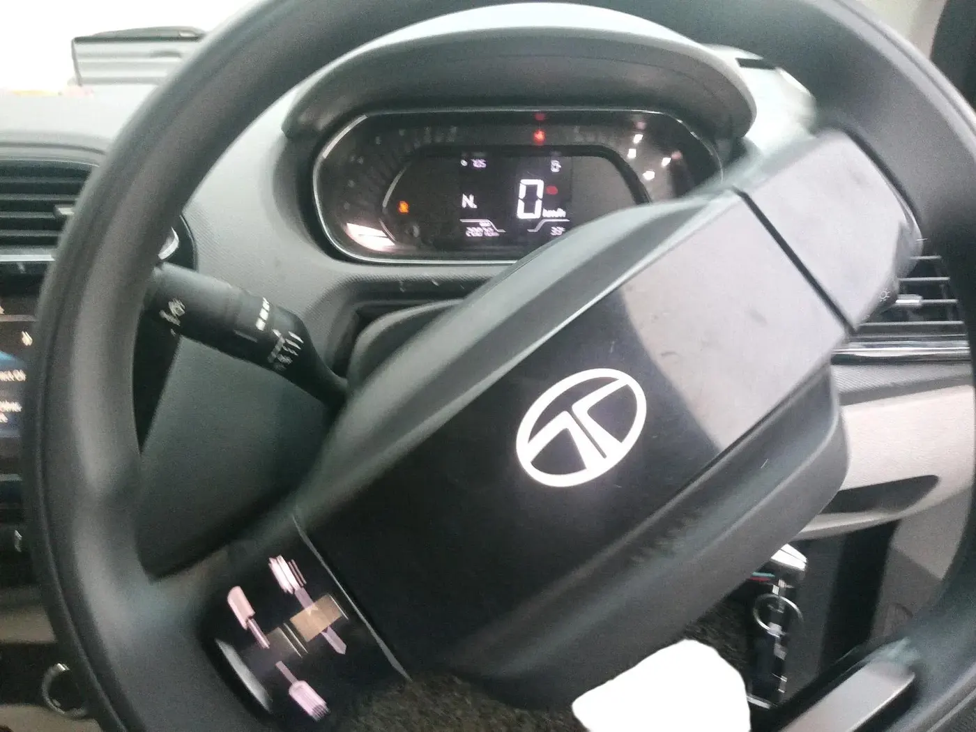 2025 Tata Tiago XTA CNG , CNG, Automatic, 20,070 km, interior
