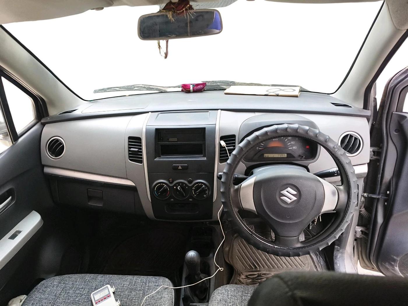 2011 Maruti Wagon R 1.0 LXI CNG, CNG, Manual, 77,293 km, interior