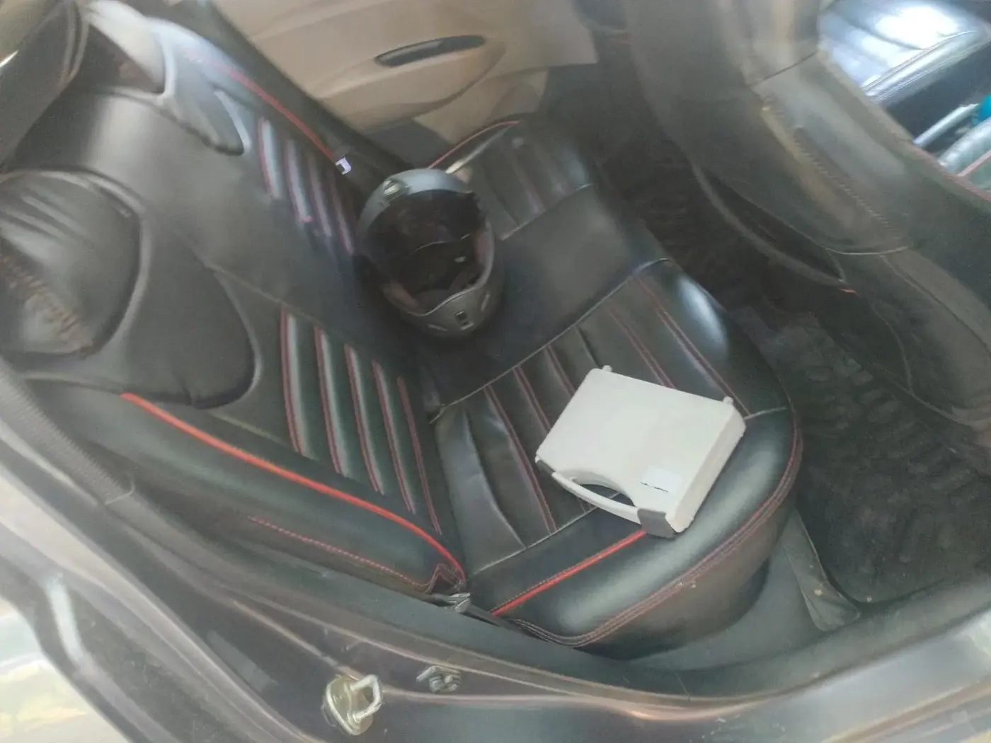 2018 Hyundai NEW SANTRO SPORTZ CNG, CNG, Manual, 2,09,660 km, interior