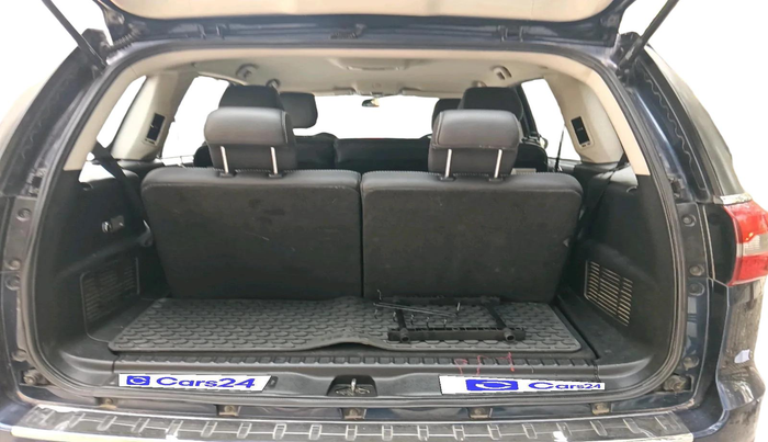2017 Tata Hexa XTA 4X2 7 STR, Diesel, Automatic, 96,134 km, exterior