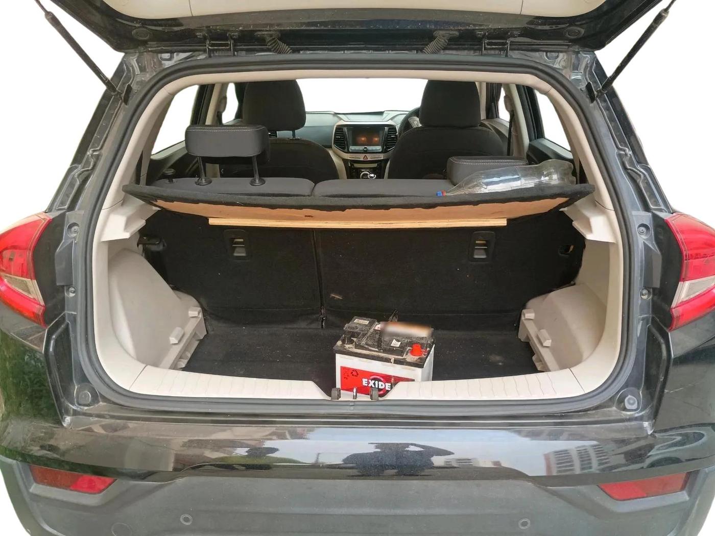 2023 Mahindra XUV300 W8 1.5 DIESEL, Diesel, Manual, 9,410 km, exterior