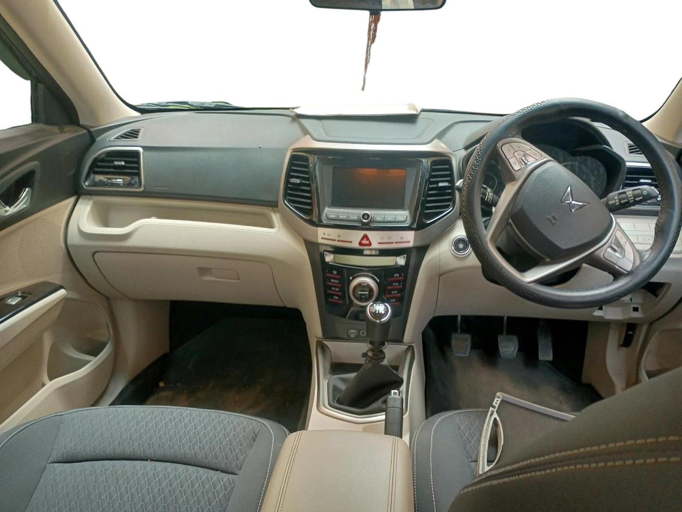 2023 Mahindra XUV300 W8 1.5 DIESEL, Diesel, Manual, 9,410 km, interior