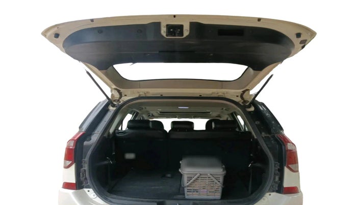 2018 Mahindra XUV500 W9, Diesel, Manual, 91,066 km, exterior