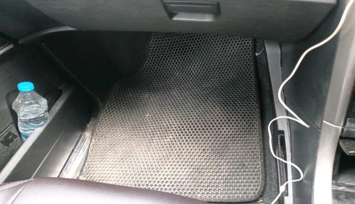 2018 Mahindra XUV500 W9, Diesel, Manual, 91,066 km, interior