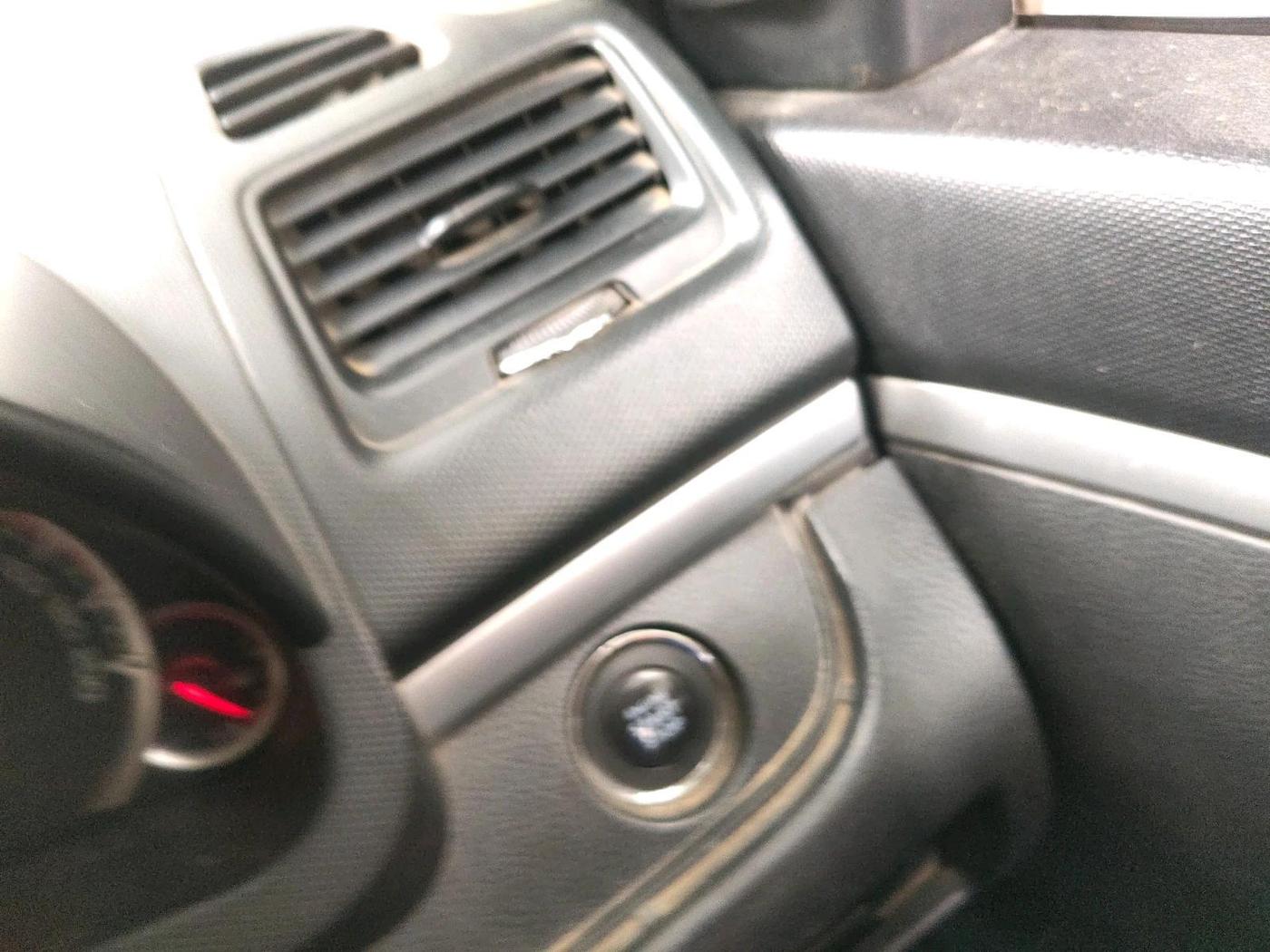 2014 Maruti Swift ZXI, CNG, Manual, 1,02,379 km, interior