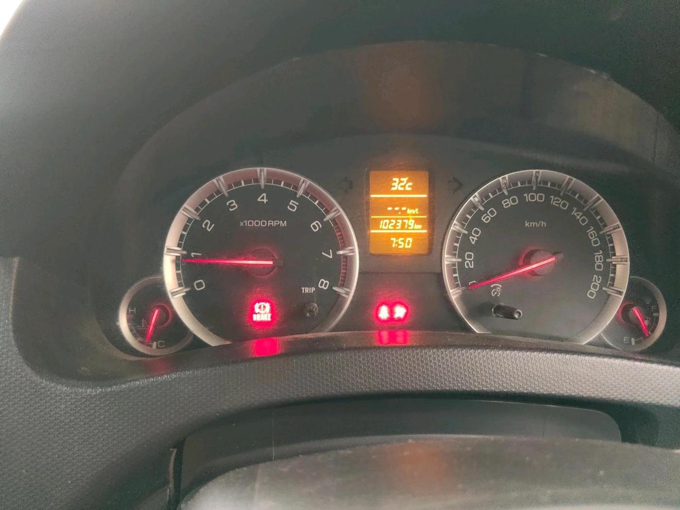 2014 Maruti Swift ZXI, CNG, Manual, 1,02,379 km, interior