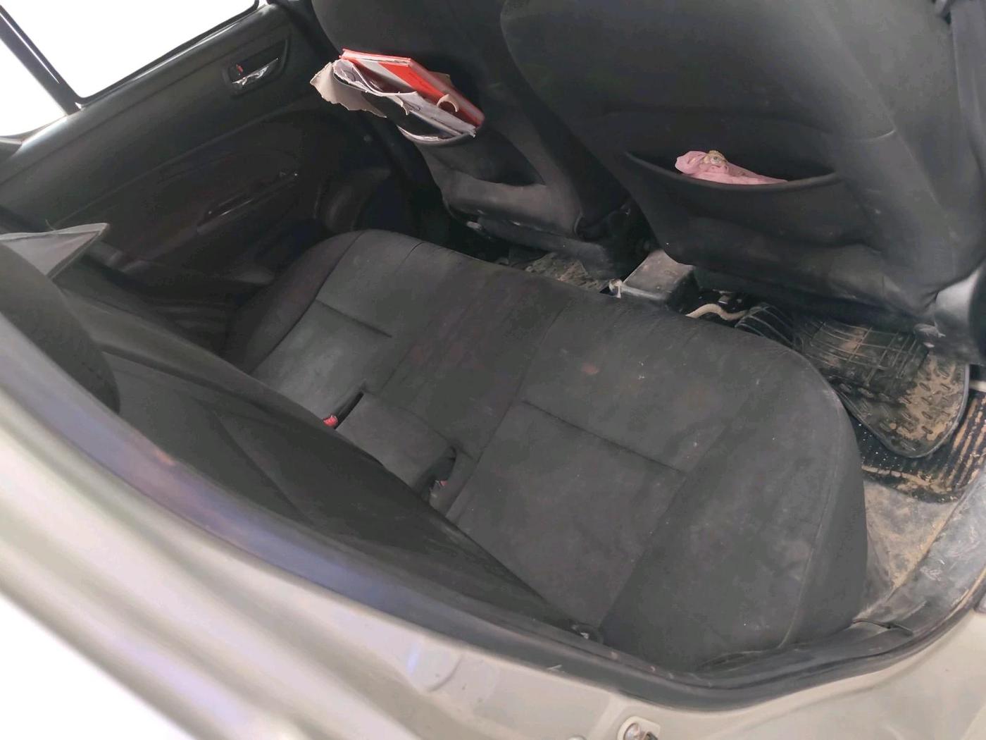 2014 Maruti Swift ZXI, CNG, Manual, 1,02,379 km, interior