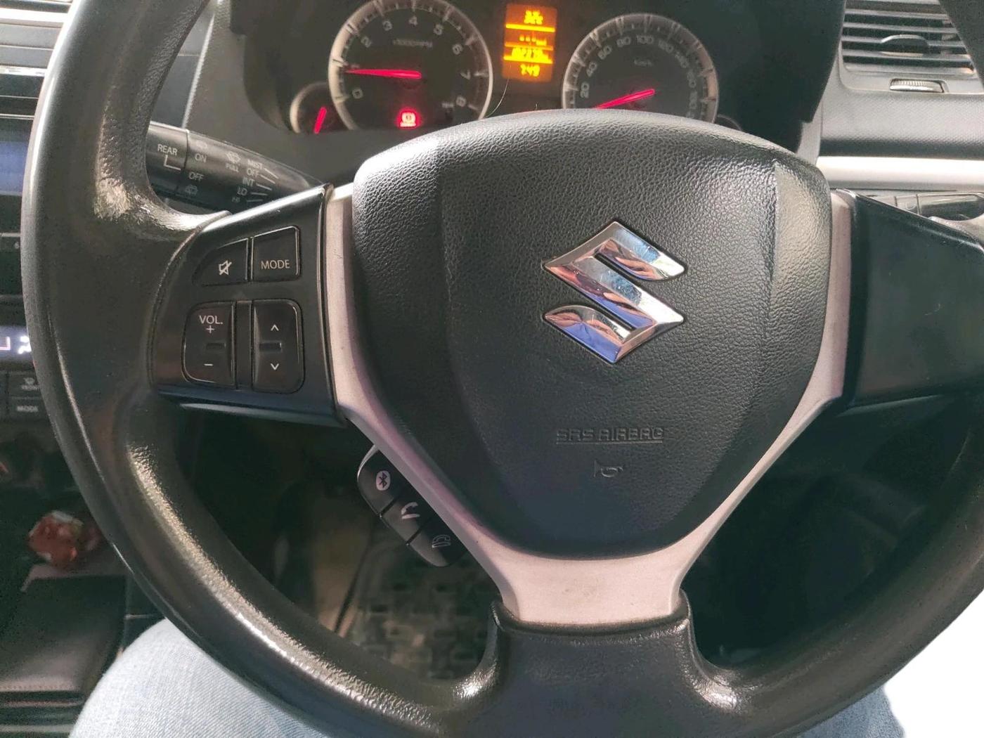 2014 Maruti Swift ZXI, CNG, Manual, 1,02,379 km, interior
