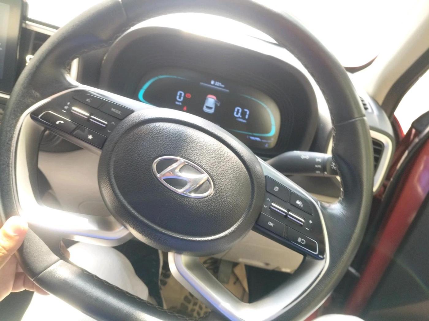 2022 Hyundai VENUE SX 1.5 CRDI DUAL TONE, Diesel, Manual, 51,698 km, interior