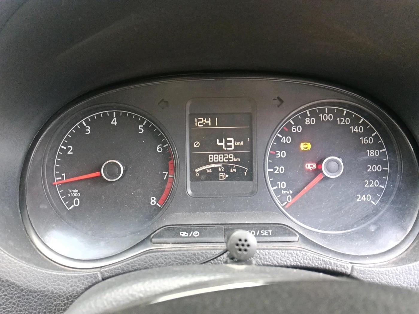 2015 Volkswagen Polo HIGHLINE1.2L, Petrol, Manual, 88,829 km, interior