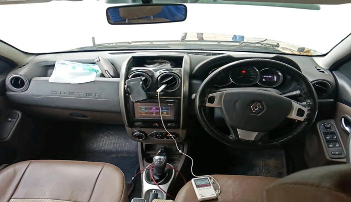 2016 Renault Duster 110 PS RXL 4X2 AMT, Diesel, Automatic, 1,20,238 km, interior