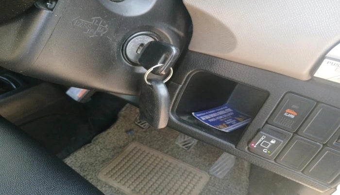 2014 Maruti Wagon R 1.0 LXI, CNG, Manual, 77,484 km, interior