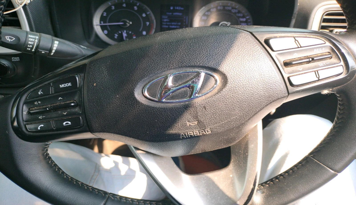 2021 Hyundai VENUE SX 1.0 TURBO, Petrol, Manual, 51,510 km, interior