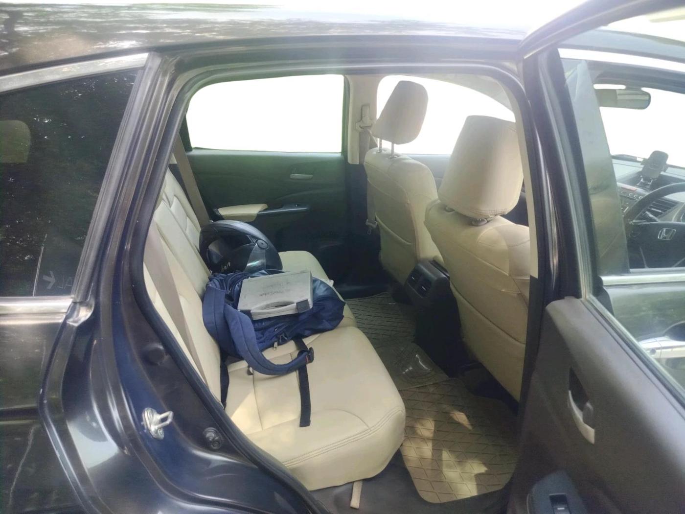 2015 Honda CRV 2.0L 2WD MT, Petrol, Manual, 1,43,062 km, interior