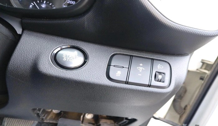 2020 Hyundai VENUE SX PLUS 1.0 TURBO DCT, Petrol, Automatic, 48,299 km, interior