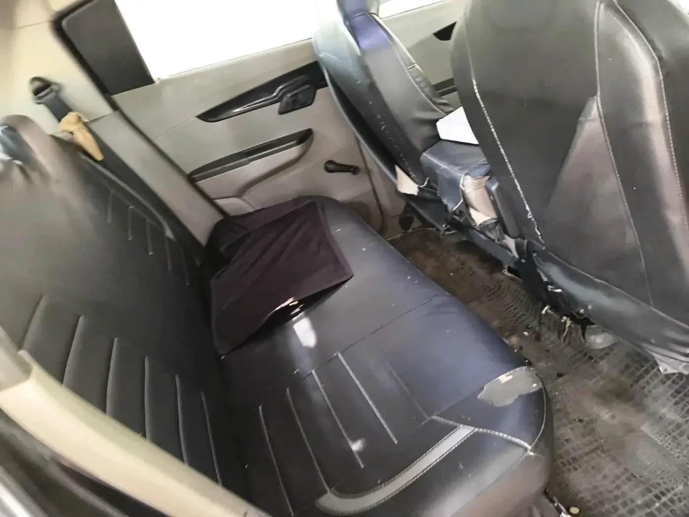 2016 Mahindra Kuv100 K2 PLUS D 6 STR, Diesel, Manual, 1,07,569 km, interior