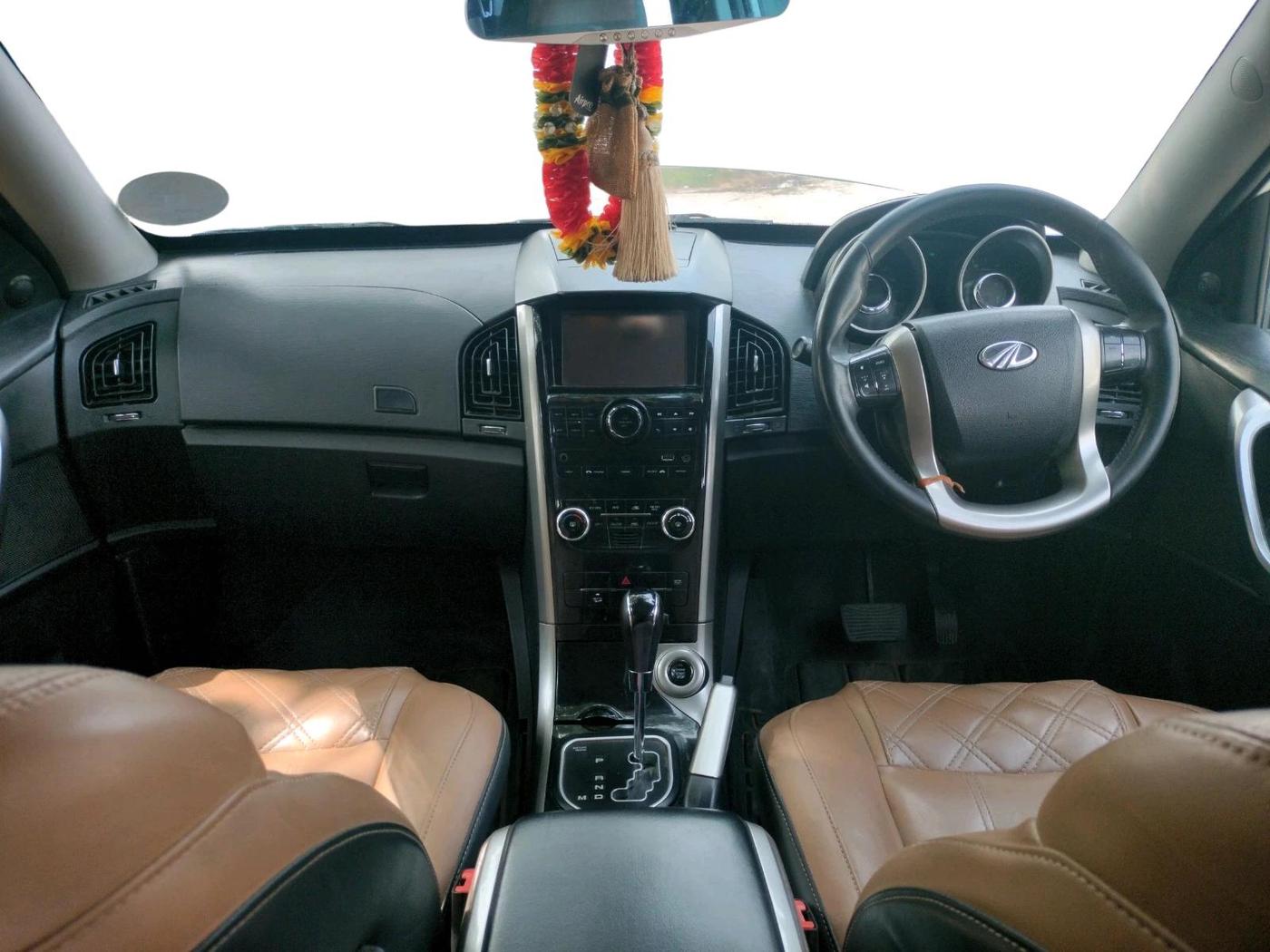 2020 Mahindra XUV500 W9 AT, Diesel, Automatic, 73,102 km, interior