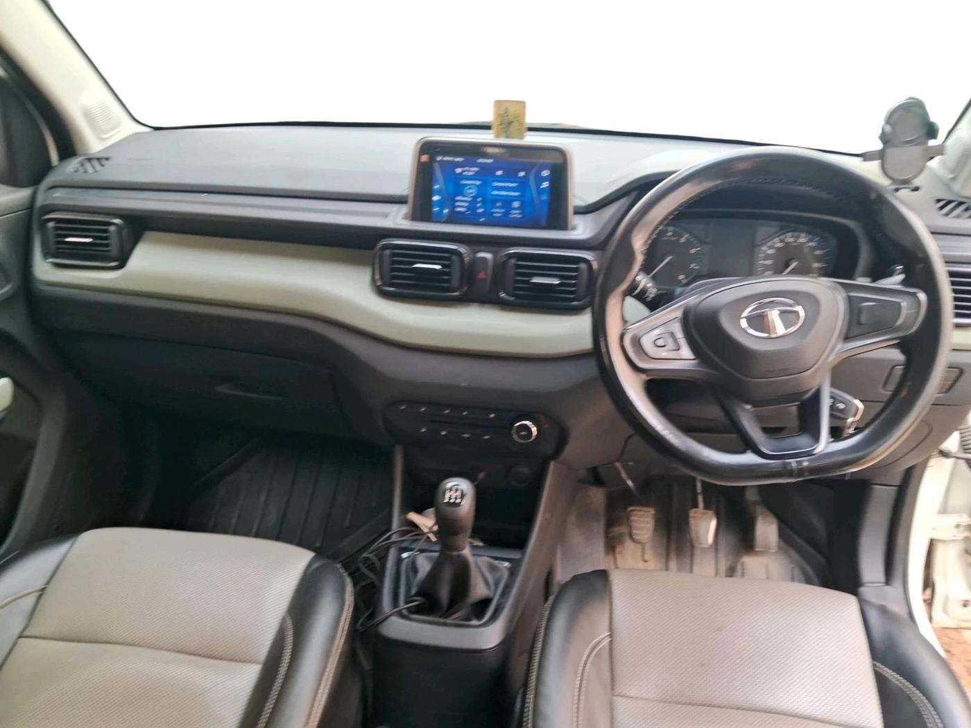 2022 Tata PUNCH ADVENTURE MT, Petrol, Manual, 72,878 km, interior