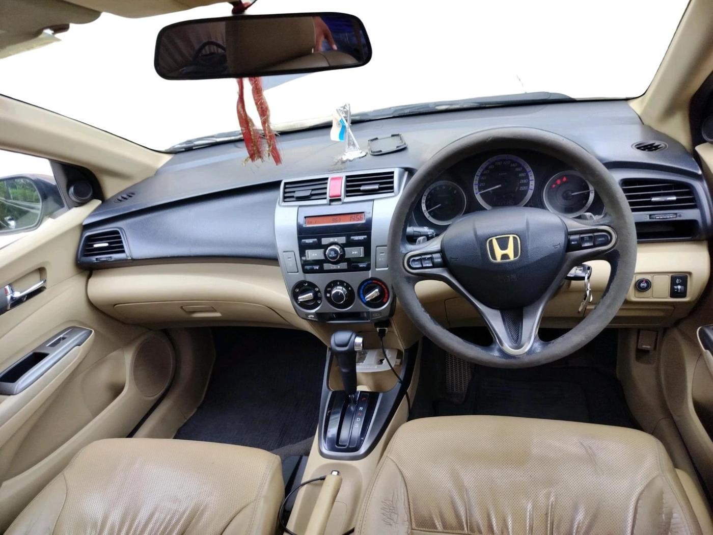 2012 Honda City 1.5L I-VTEC V AT, CNG, Automatic, 1,17,190 km, interior