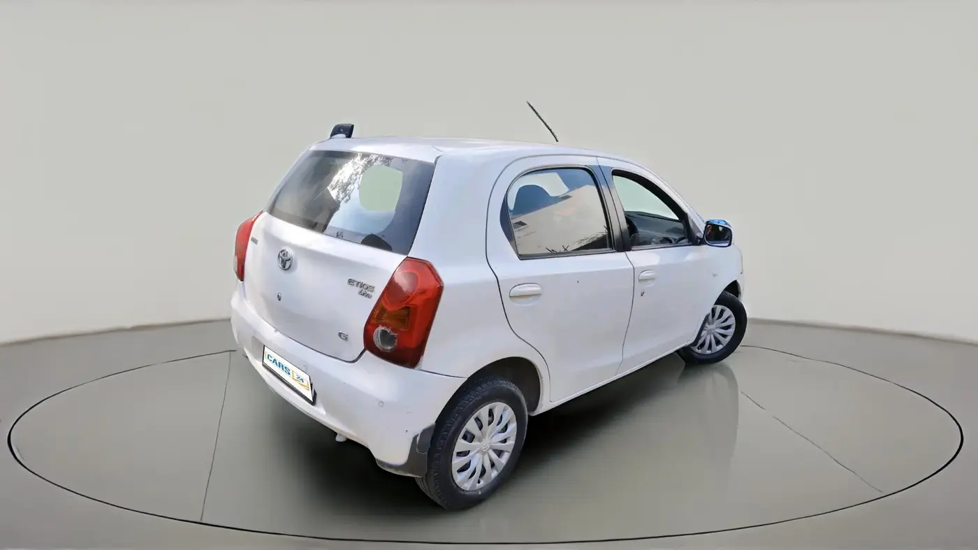 2011 Toyota Etios Liva G, Petrol, Manual, 92,880 km, exterior