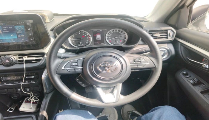 2025 Toyota URBAN CRUISER HYRYDER S NEO DRIVE, Petrol, Manual, 1,298 km, interior