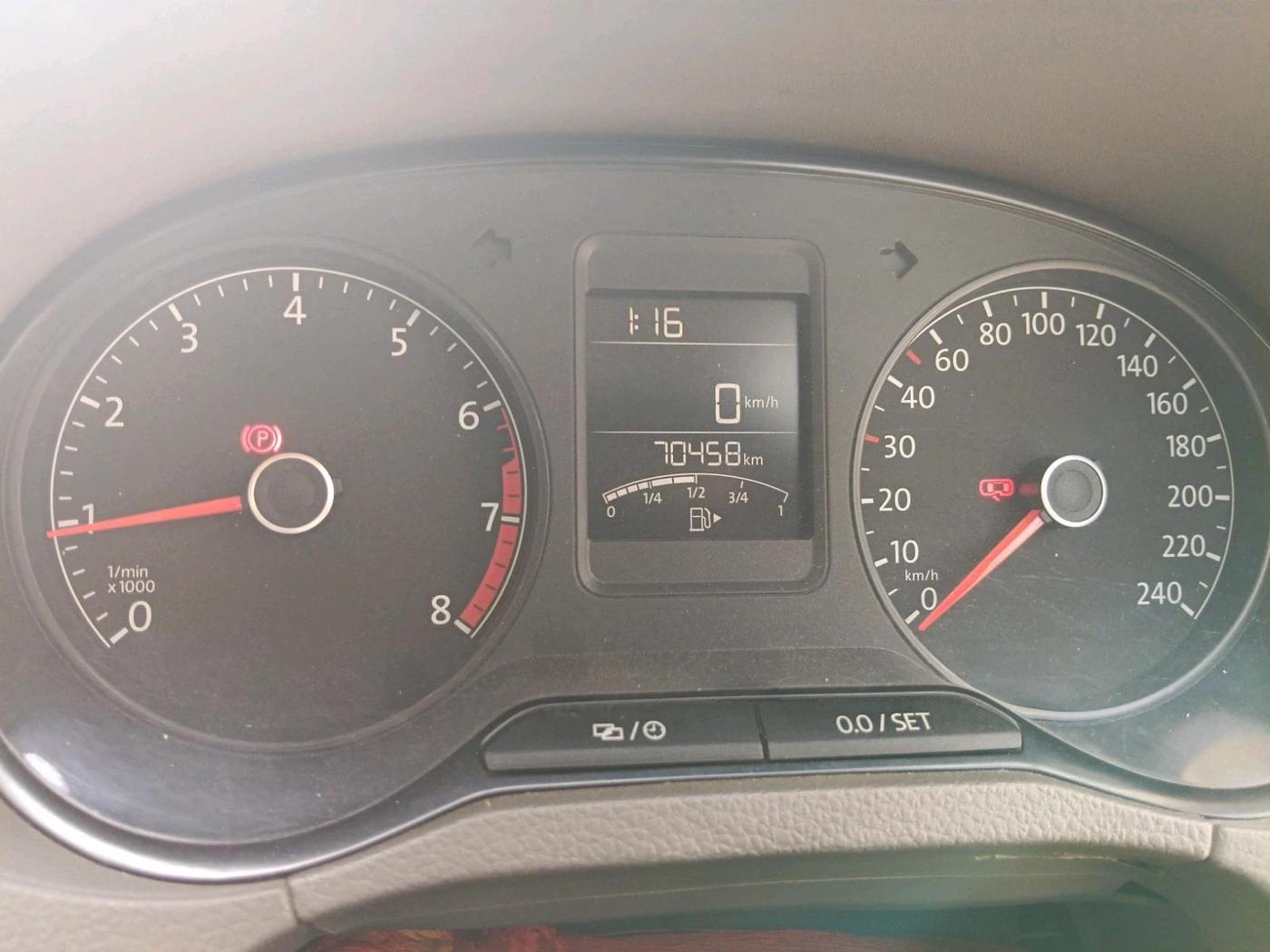 2015 Volkswagen Vento HIGHLINE 1.2 TSI, Petrol, Manual, 70,458 km, interior