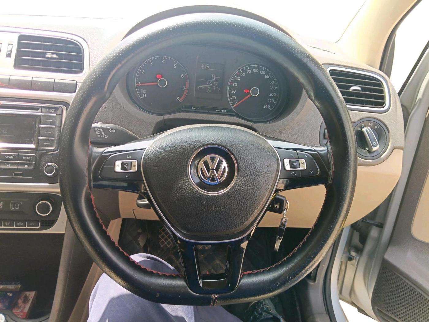 2015 Volkswagen Vento HIGHLINE 1.2 TSI, Petrol, Manual, 70,458 km, interior