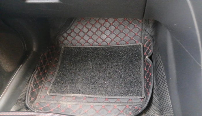 2017 Maruti Vitara Brezza ZDI PLUS DUAL TONE, Diesel, Manual, 3,17,146 km, interior