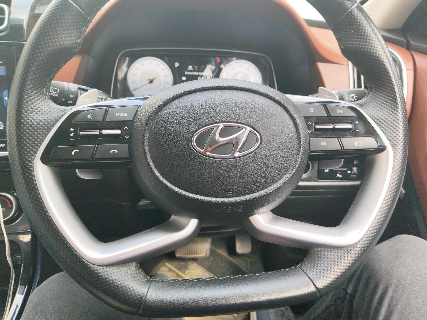 2024 Hyundai ALCAZAR  SIGNATURE (O) DCT 1.5 PETROL 7STR, Petrol, Automatic, 15,830 km, interior
