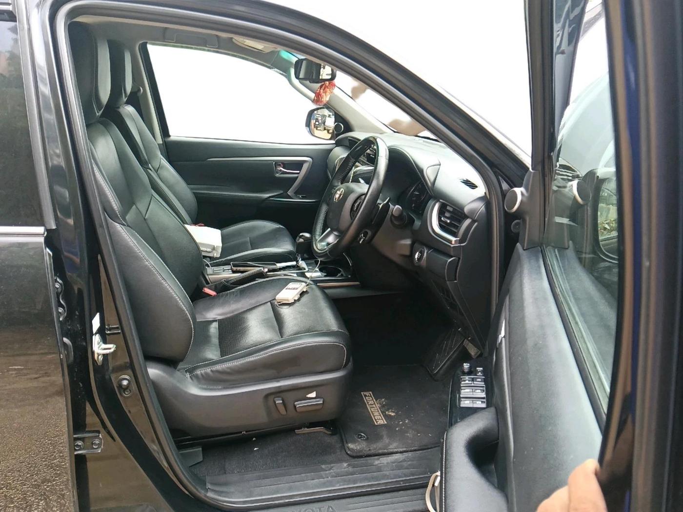 2024 Toyota Fortuner 4X2 AT 2.7 PETROL, Petrol, Automatic, 78,433 km, interior
