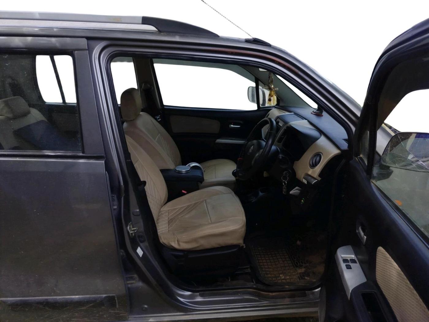 2018 Maruti Wagon R 1.0 LXI CNG, CNG, Manual, 82,293 km, interior