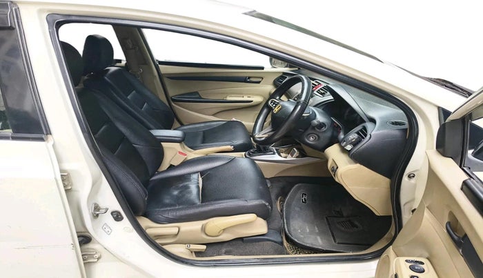 2013 Honda City 1.5L I-VTEC S MT, CNG, Manual, 1,30,640 km, interior