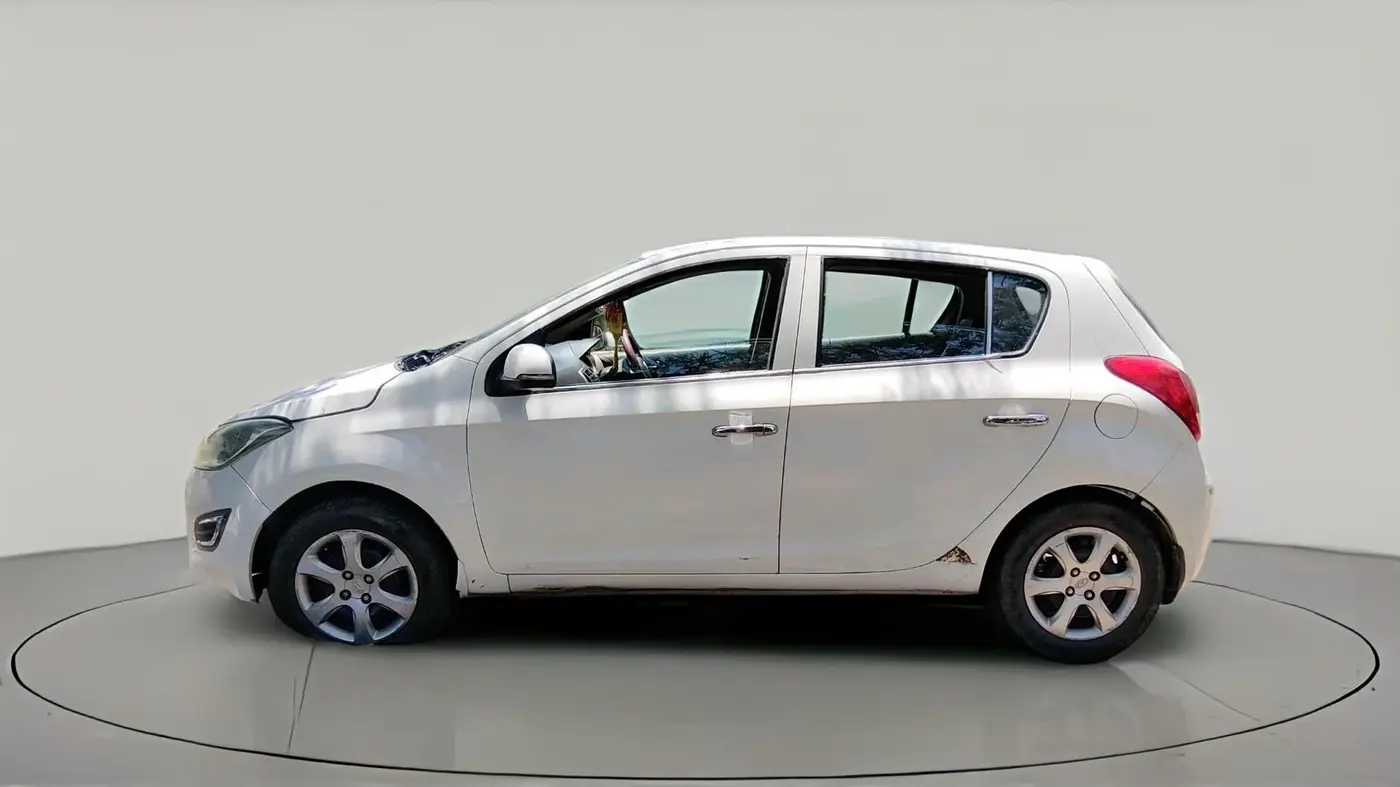 2013 Hyundai i20 MAGNA (O) 1.2, CNG, Manual, 1,10,954 km, exterior