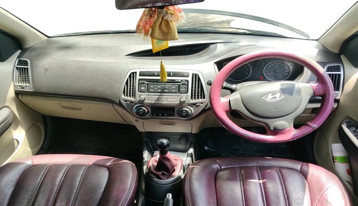 2013 Hyundai i20 MAGNA (O) 1.2, CNG, Manual, 1,10,954 km, interior
