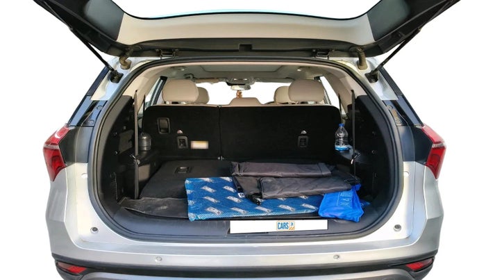 2022 Mahindra XUV700 AX 7 P MT 7 STR, Petrol, Manual, 40,525 km, exterior