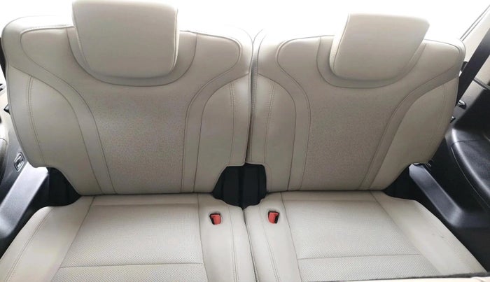 2022 Mahindra XUV700 AX 7 P MT 7 STR, Petrol, Manual, 40,525 km, interior