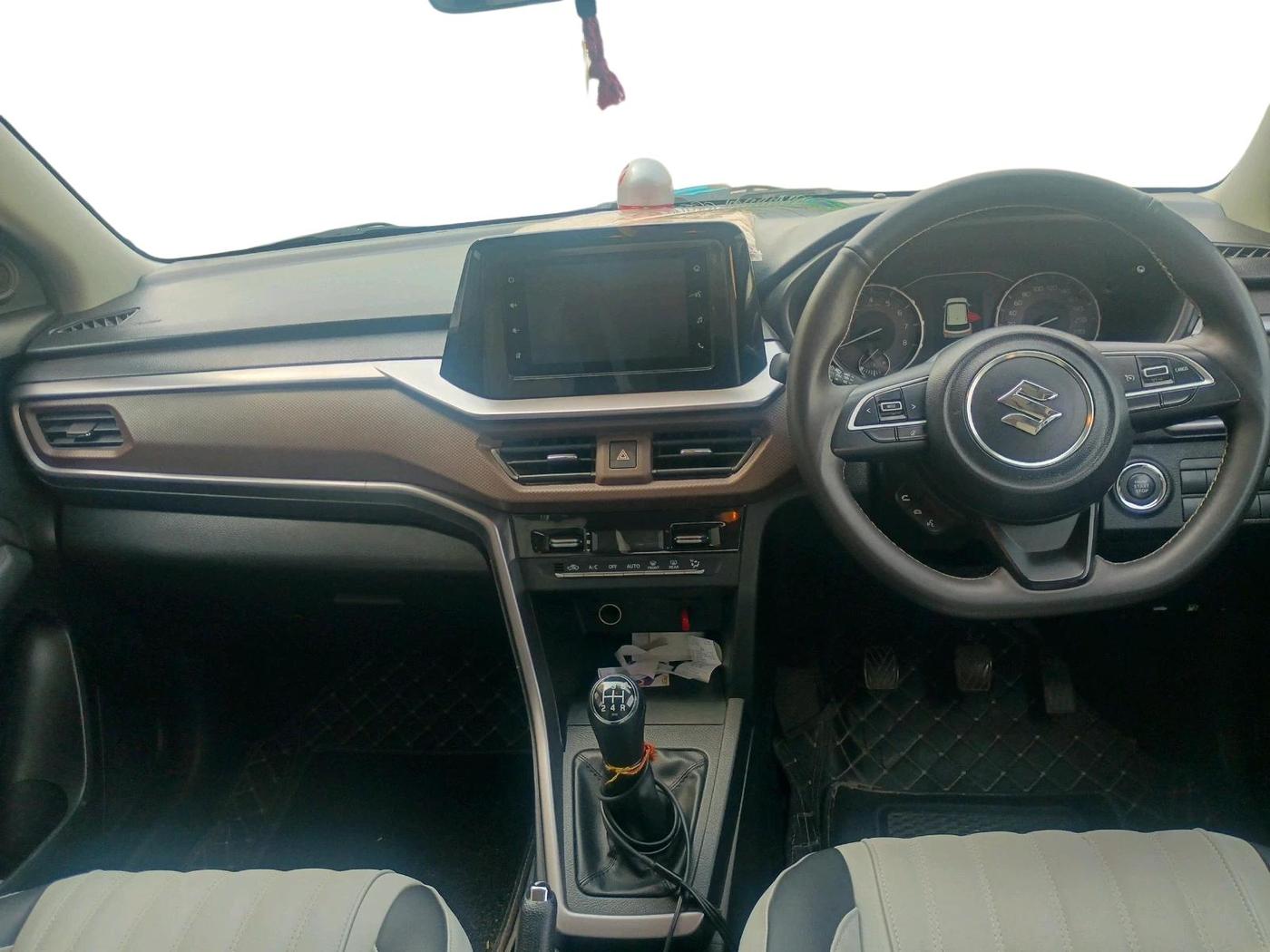 2023 Maruti BREZZA ZXI, Petrol, Manual, 20,148 km, interior