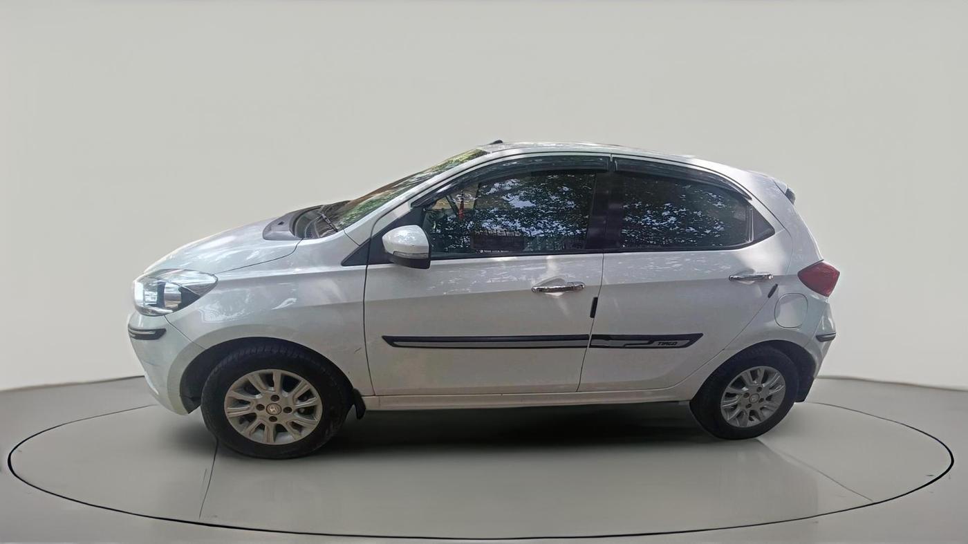 2018 Tata Tiago XZ PETROL, CNG, Manual, 83,912 km, exterior