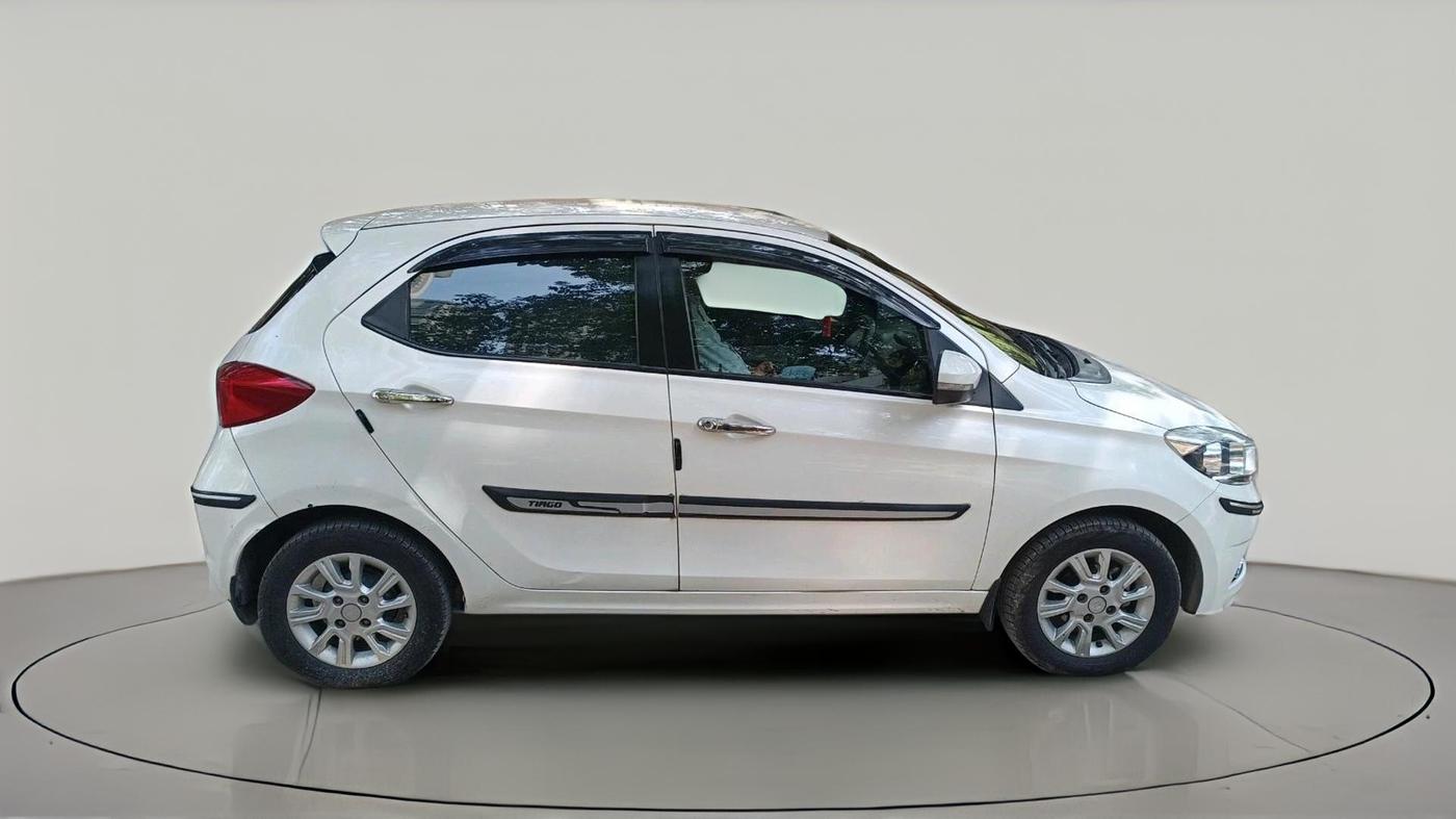 2018 Tata Tiago XZ PETROL, CNG, Manual, 83,912 km, exterior