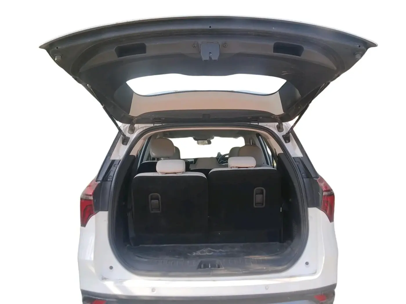 2022 Mahindra XUV700 AX 7 P AT 7 STR, Petrol, Automatic, 21,772 km, exterior