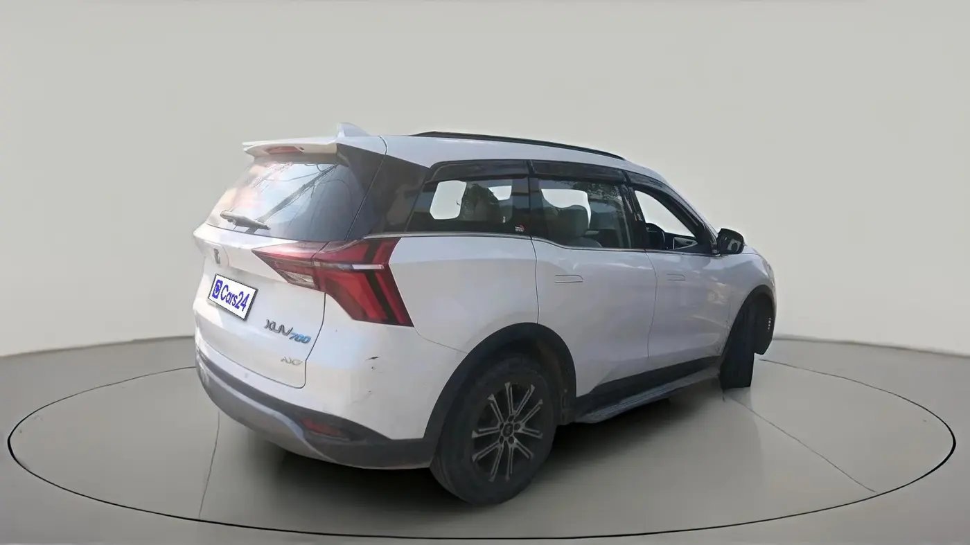 2022 Mahindra XUV700 AX 7 P AT 7 STR, Petrol, Automatic, 21,772 km, exterior