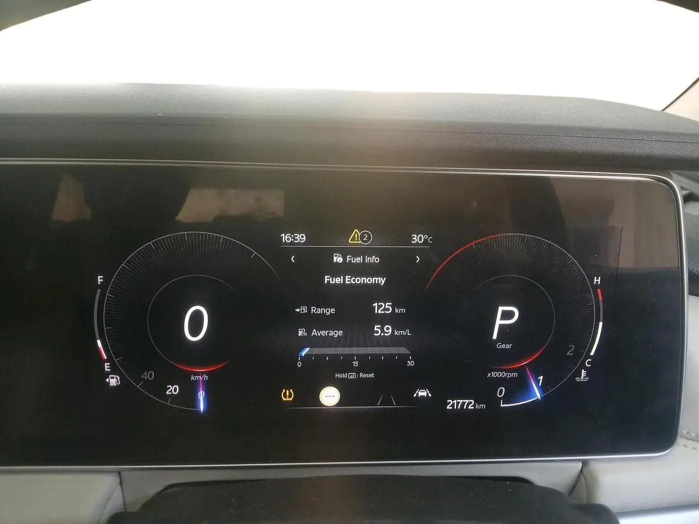 2022 Mahindra XUV700 AX 7 P AT 7 STR, Petrol, Automatic, 21,772 km, interior