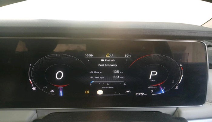 2022 Mahindra XUV700 AX 7 P AT 7 STR, Petrol, Automatic, 21,772 km, interior