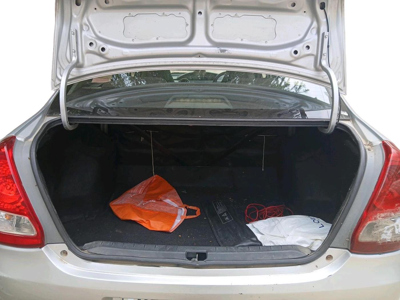 2011 Toyota Etios V, Petrol, Manual, 1,01,621 km, exterior