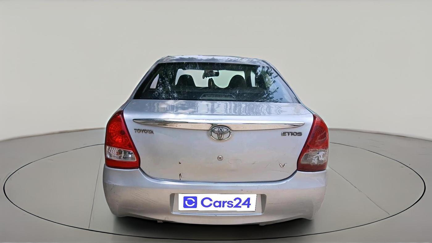 2011 Toyota Etios V, Petrol, Manual, 1,01,621 km, exterior