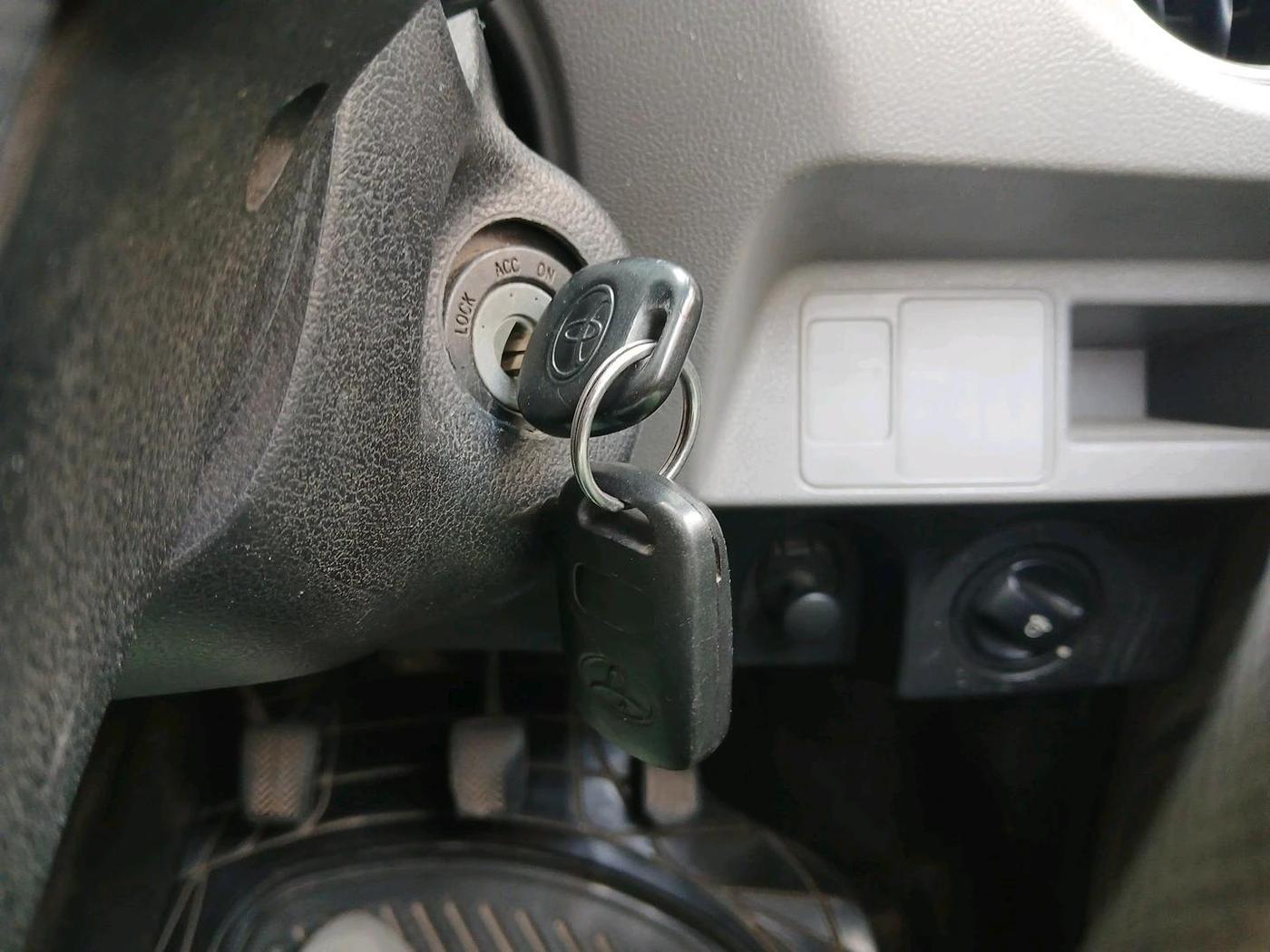 2011 Toyota Etios V, Petrol, Manual, 1,01,621 km, interior
