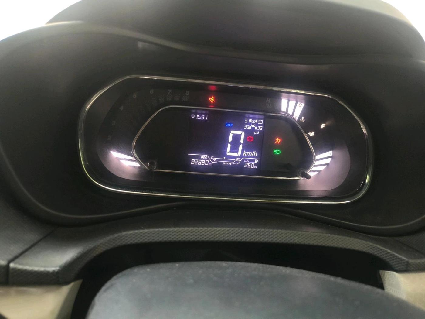 2020 Tata NEXON XZ PLUS (O) PETROL DUAL TONE, Petrol, Manual, 82,880 km, interior